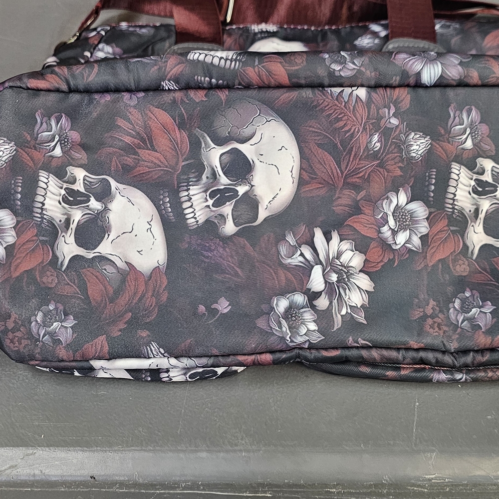 Skull Print Purse- Black and Red - Picture 4 of 6